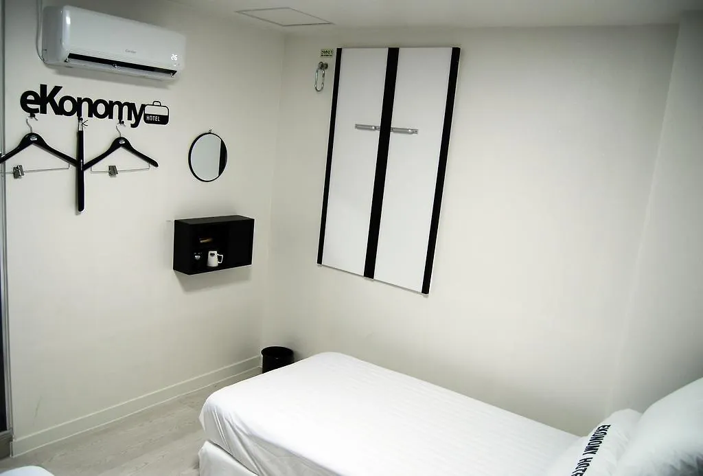 Ekonomy Hotel Nampo Busan Motel