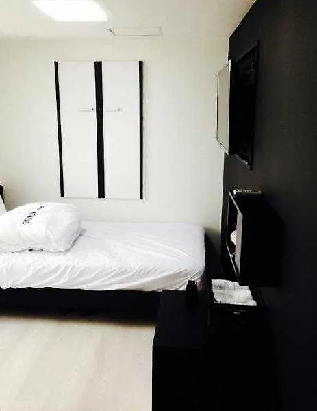 Ekonomy Hotel Nampo Busan 2*,