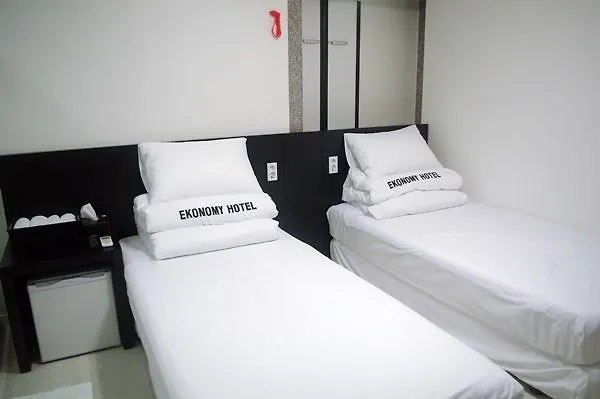 Ekonomy Hotel Nampo Busan South Korea